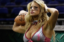 墨西哥上演火辣內衣橄欖球賽