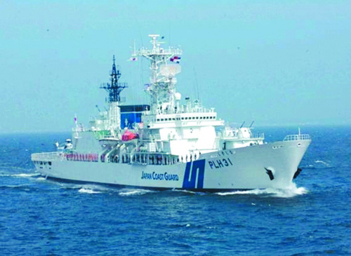 資料圖:參加演習(xí)的日本海上保安廳最大巡邏船“敷島”號 資料圖:參加演習(xí)的日本海上保安廳最大巡邏船“敷島”號