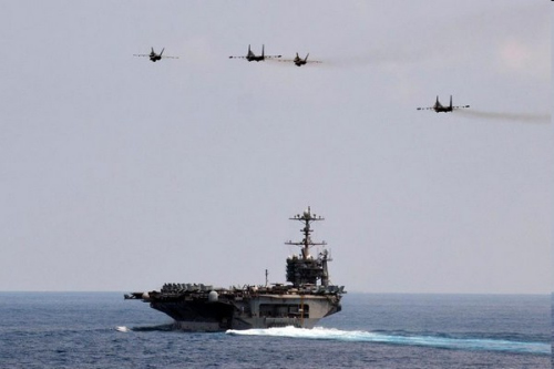  ܈΄ՕrɼFA-18ECcR܊ɳăɼK-30C΁HʢD̖ĸϷwС