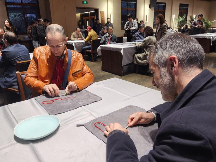 多國(guó)音樂家參觀良渚 體驗(yàn)中華文明魅力