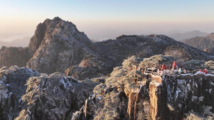 黃山，一下雪就成了現(xiàn)實(shí)版中國(guó)畫