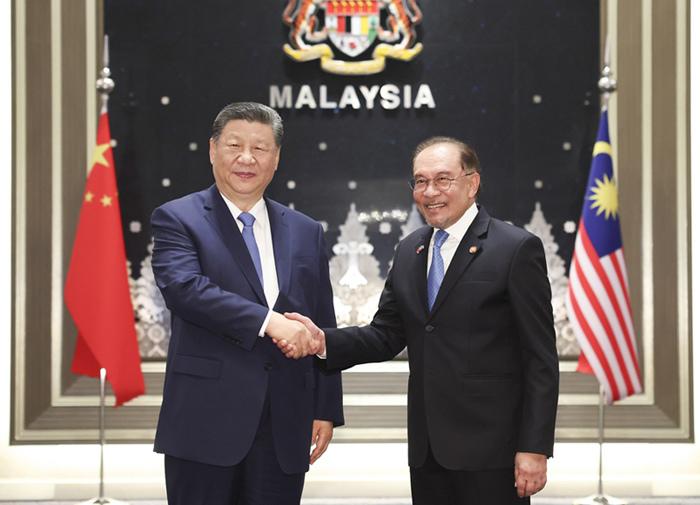 習近平同馬來西亞總理安瓦爾舉行會談