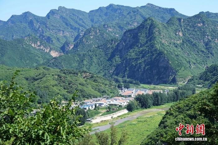 （抗戰勝利80周年）探訪英雄母親鄧玉芬故居