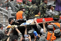 舟曲生命奇跡:52歲男子被埋近60小時后獲救