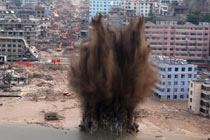 舟曲堰塞體成功實施第12次爆破