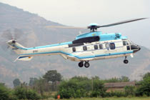 進入舟曲公路中斷 空軍美洲豹機組待命