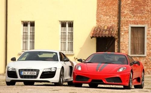 彗星撞地球 奧迪R8單挑法拉利Scuderia