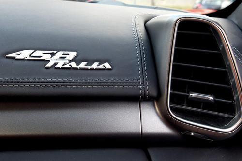 國家寶藏 試法拉利最新超跑458 Italia