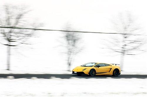 憤怒的公牛 試駕蘭博基尼Superleggera 汽車之家 憤怒的公牛 試駕蘭博基尼Superleggera 汽車之家