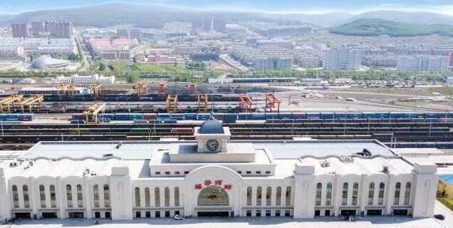 中俄口岸進出境中歐班列累計突破1萬列