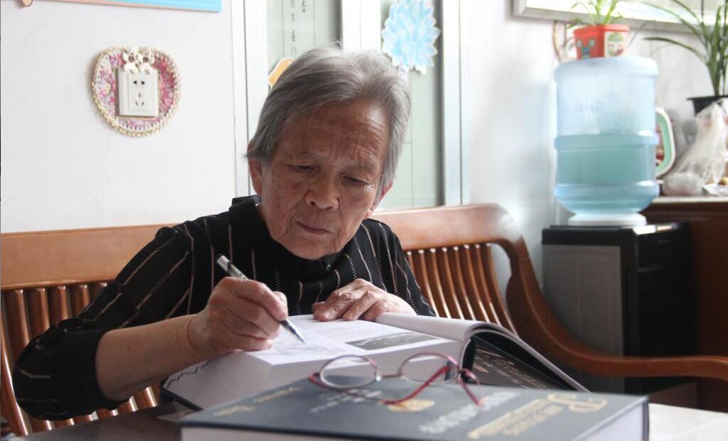 路生梅扎根陜北五十余載書寫“醫者仁心”