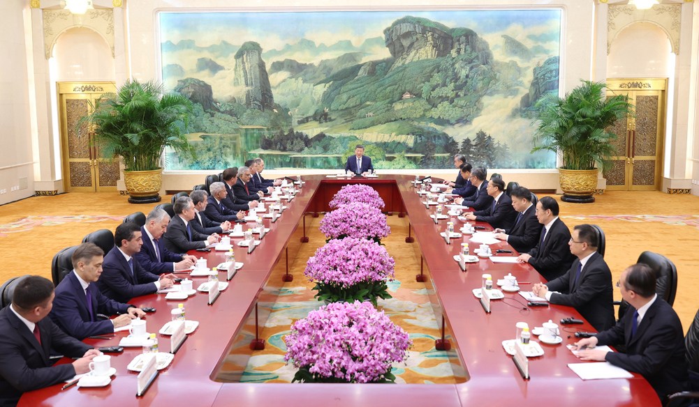 習近平集體會見上海合作組織成員國外長理事會會議外方代表團團長