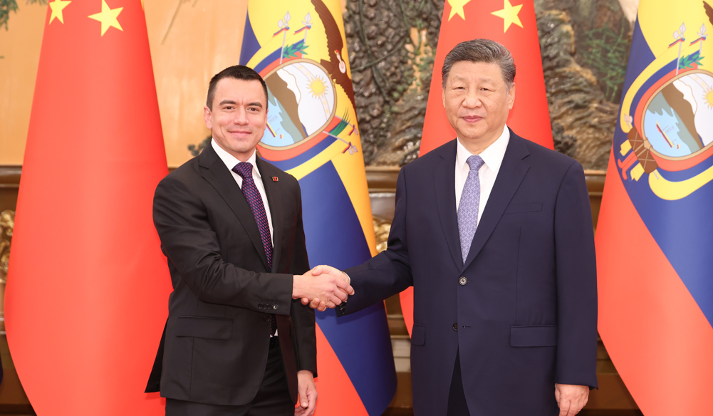 習近平會見厄瓜多爾總統諾沃亞