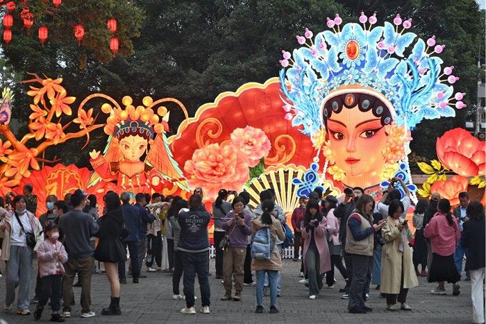 2025粵港澳大灣區燈會亮燈迎客