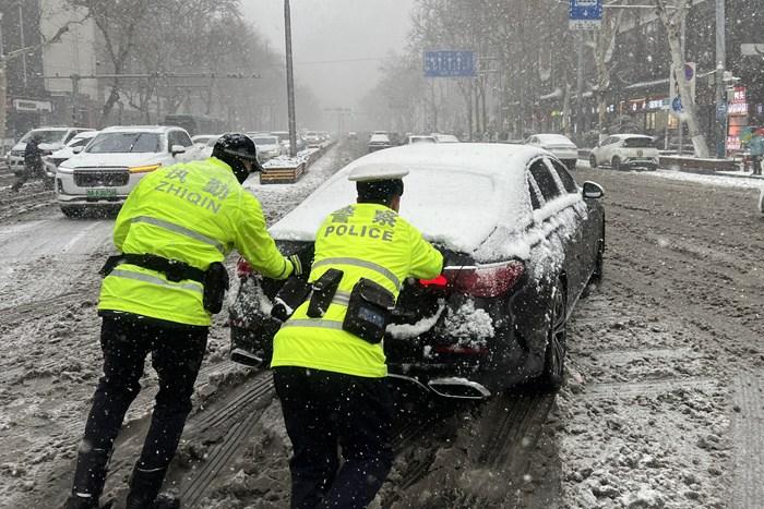 積雪深度超15厘米！濟南發布暴雪紅色預警