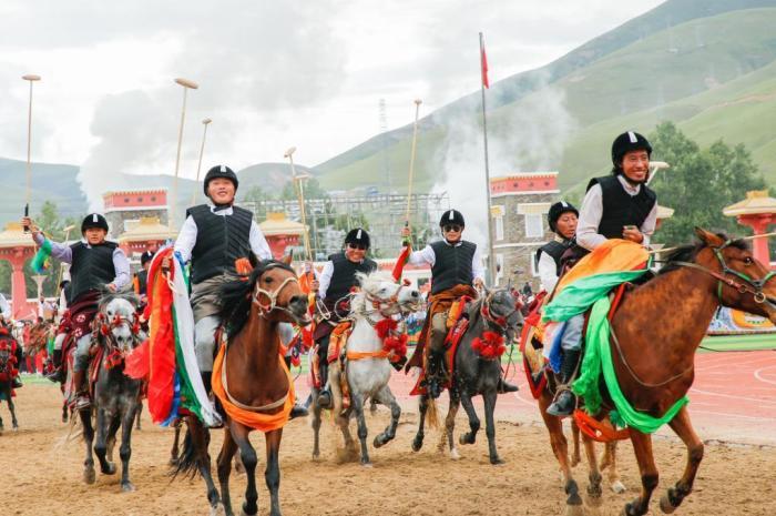 玉樹賽馬會啟幕 馬術表演驚艷亮相
